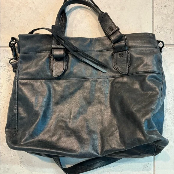 Elliott Lucca Stylish Black Leather Tote Bag - Picture 2 of 12